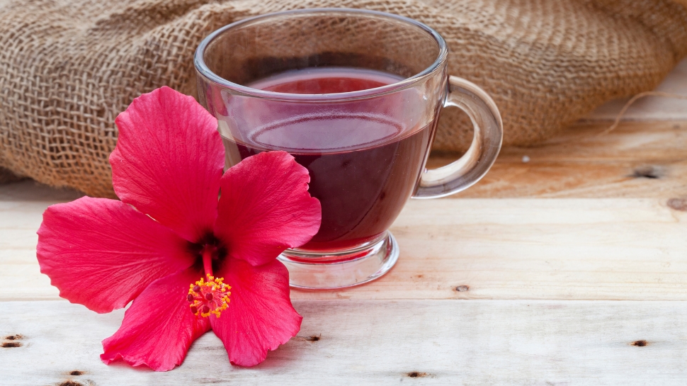 Hibiscus Tea: மன அழுத்தம் முதல் உடல் பருமன் வரை... பல நோய்க்கு மருந்தாகும் செம்பருத்தி டீ Hibiscus Tea: மன அழுத்தம் முதல் உடல் பருமன் வரை... பல நோய்க்கு மருந்தாகும் செம்பருத்தி டீ