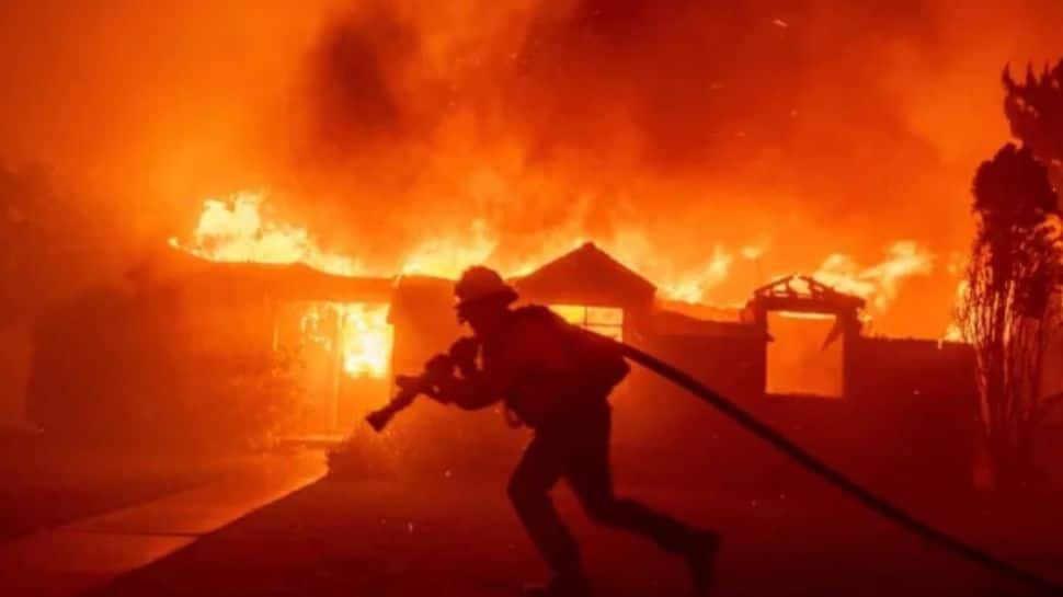 லாஸ் ஏஞ்சல்ஸ் தீ விபத்து.. 20 வருடங்களுக்கு முன்பே கணித்த 'The Simpsons'!