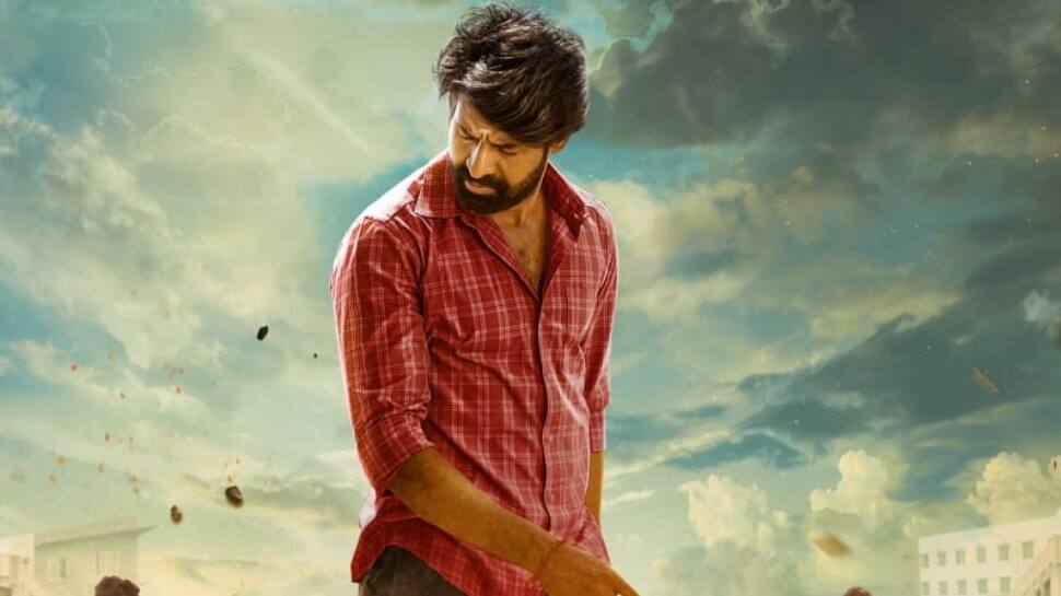 விடுதலை 2ம் பாகத்தை தொடர்ந்து சூரியின் அடுத்த படம் இது தான்! வெளியான பர்ஸ்ட் லுக்!