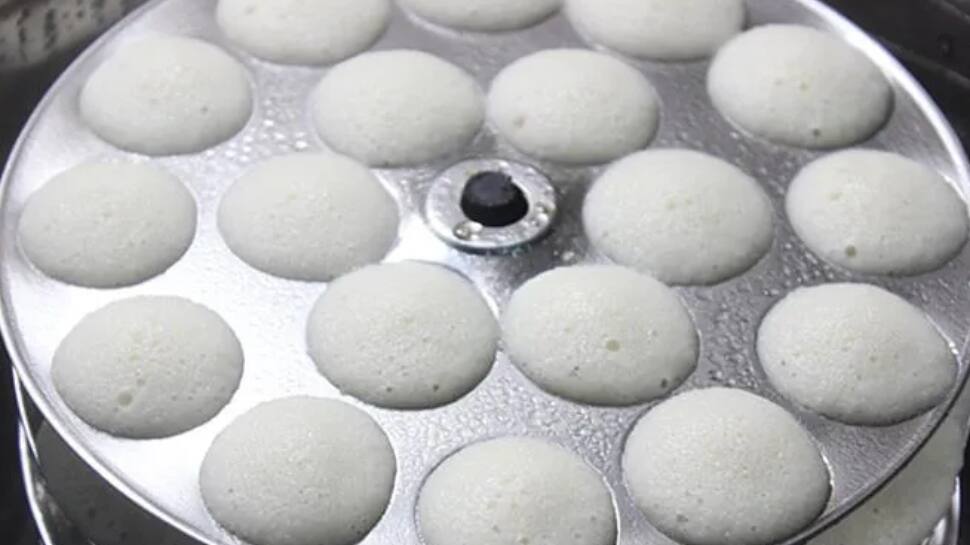 ஹோட்டலில் இட்லி சாப்பிட்டால் கேன்சர் வருமா? சுகாதாரத்துறை எச்சரிக்கை!