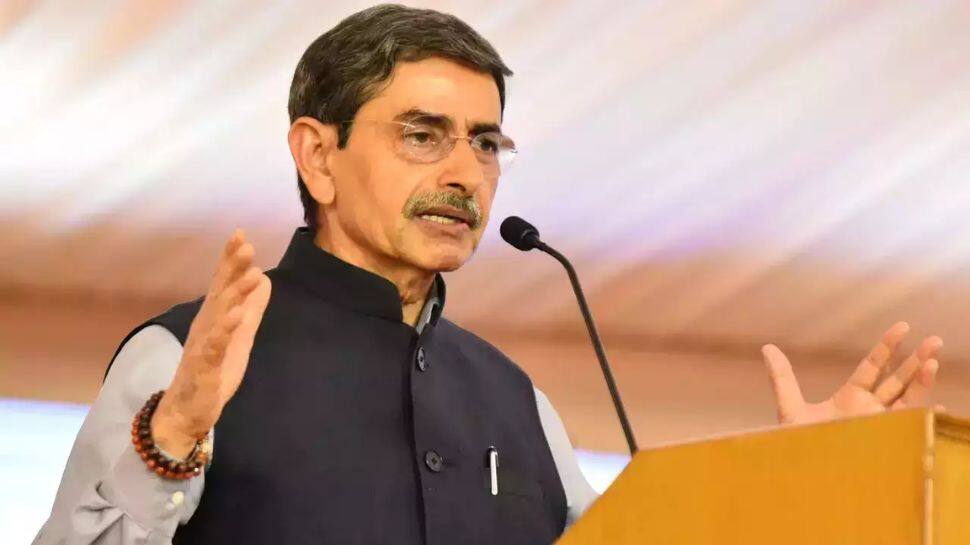 தமிழகத்தில் தமிழர்கள் சுதந்திரமாக இல்லை - ஆர். என். ரவி பேச்சு!  