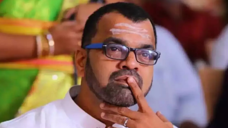 படத்திற்கு வில்லன் தேவைப்படும் போது, அரசியலில் இருக்காதா? - தாடி பாலாஜி! படத்திற்கு வில்லன் தேவைப்படும் போது, அரசியலில் இருக்காதா? - தாடி பாலாஜி!