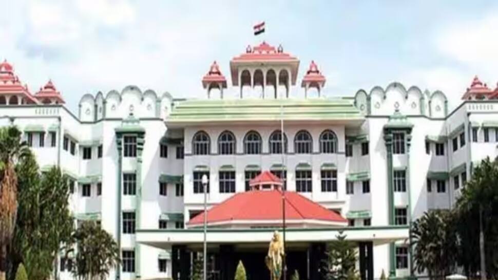 பெண்கள் சுய இன்பத்தில் ஈடுபடுவது குற்றமாகாது... சென்னை உயர் நீதிமன்றம் நச் தீர்ப்பு!