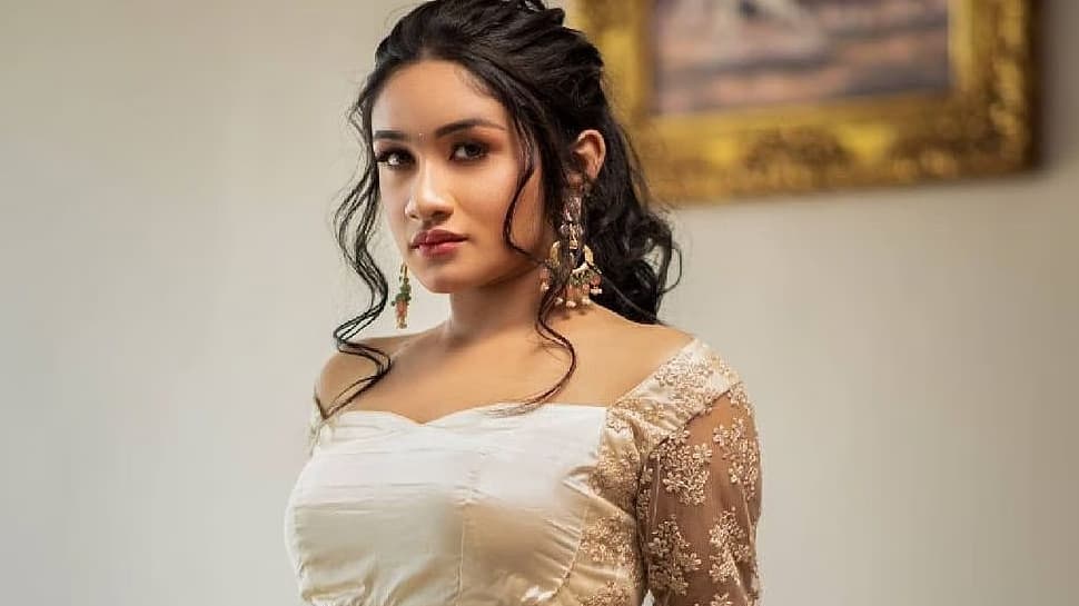 பிக் பாஸ் புகழ் ரவீனாவிற்கு ரெட் கார்ட்! 2 ஆண்டுகளுக்கு நடிக்க தடை! 