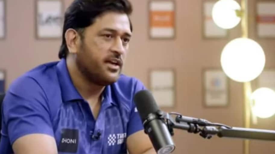 ஐபிஎல்லில் இருந்து ஓய்வா? மெளனம் கலைத்த தோனி! 