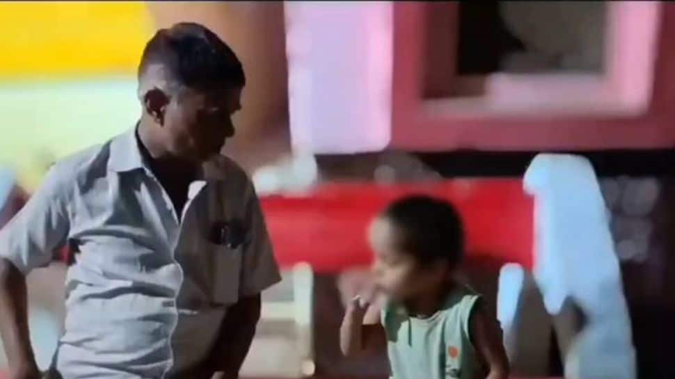 குழந்தையை சிகிரெட் பிடிக்க வைத்த மருத்துவர்! வைரலான வீடியாேவால் சர்ச்சை..