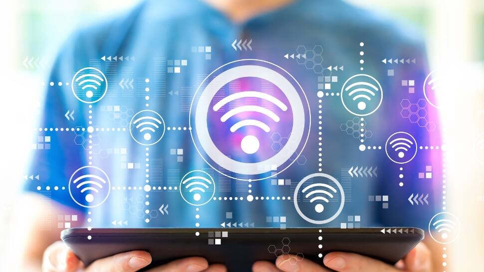 பொது இடங்களில் இலவச Wi-Fi யூஸ் பண்ணாதீங்க... சைபர் மோசடிக்கு ஆளாக நேரிடும்