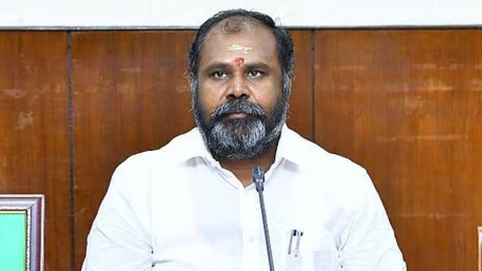 ஜெயலலிதா அம்மா தனி ஆளாக நீட் தேர்வை ரத்து செய்ய வைத்தார் - ஆர்.பி.உதயகுமார்!