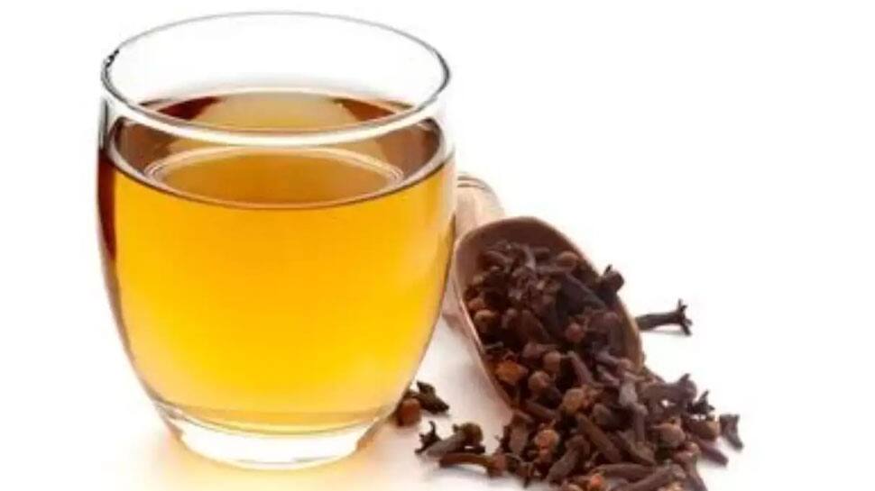 பொடுகுத் தொல்லை முதல் முடி உதிர்வு வரை.. கிராம்பை இப்படி யூஸ் பண்ணுங்க