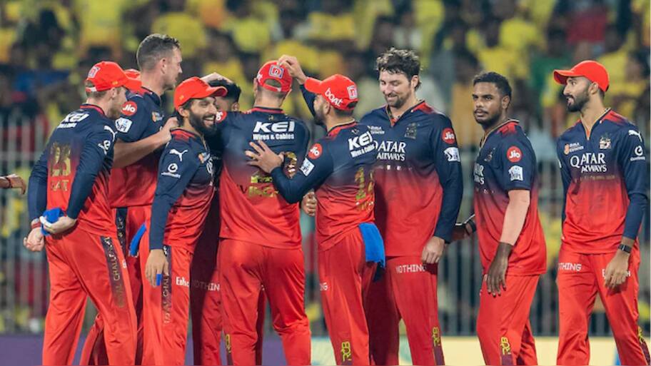 மீண்டும் தொடங்கும் ஐபிஎல்... எந்தெந்த வெளிநாடு வீரர்கள் விலகிறார்கள்? ஷாக்கில் ஆர்சிபி!