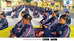 கும்பகோணம் மகாமக குளக்கரையில் யோகா செய்த என்சிசி மாணவர்கள்