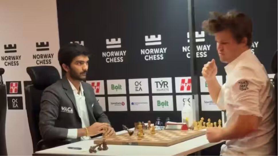 தோல்வியால் கடுப்பான கார்ல்சன்.. வரலாற்றில் இடம் பிடித்த குகேஷ்!