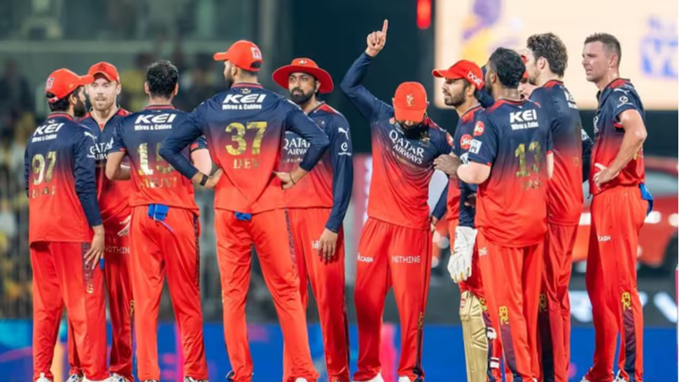 செம குஷியில் RCB... வருகிறார் 'சிங்கப்பூர் சித்தப்பா' - அலறும் PBKS; பிளேயிங் லெவனில் மாற்றம்! செம குஷியில் RCB... வருகிறார் 'சிங்கப்பூர் சித்தப்பா' - அலறும் PBKS; பிளேயிங் லெவனில் மாற்றம்!