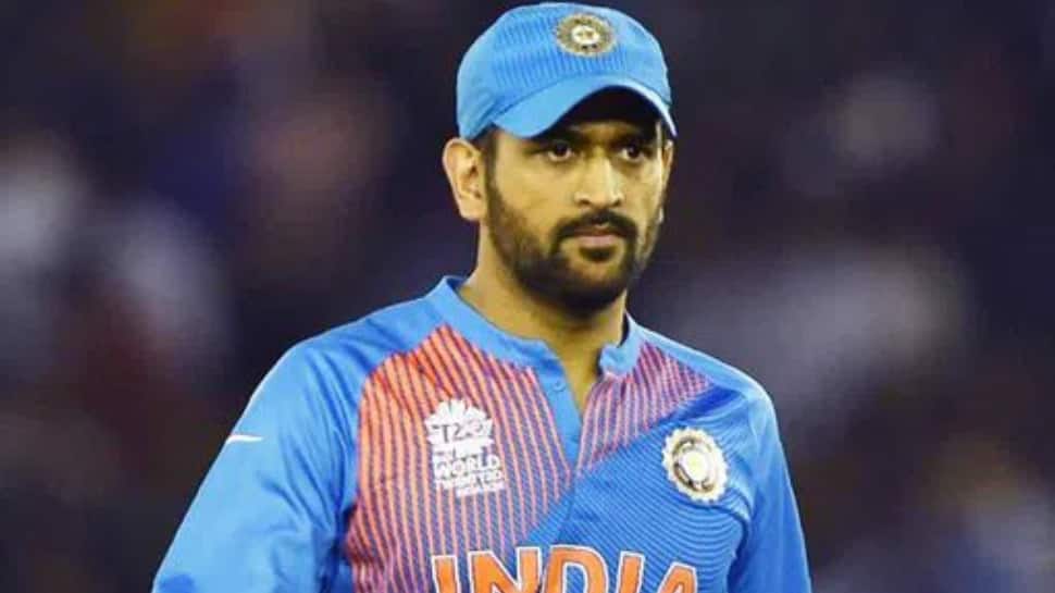 கவுதம் கம்பீருக்கு பிறகு தோனியால் தலைமை பயிற்சியாளர் ஆக முடியாது! ஏன் தெரியுமா?