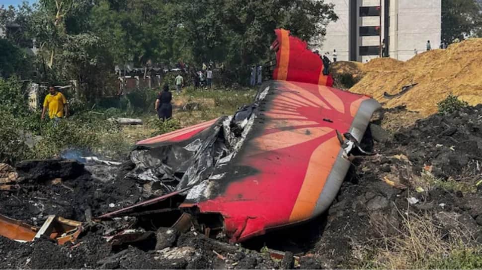 அகமதாபாத் விமானத்தை தவறவிட்டதால் உயிர் பிழைத்த பெண்.... 10 நிமிட தாமதத்தால் கிடைத்த மறுபிறவி