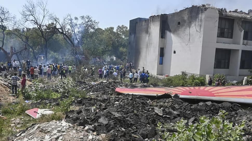 அகமதாபாத் விமான விபத்து... ரூ.1,000 கோடியை தாண்டும் விமான காப்பீட்டுத் தொகை