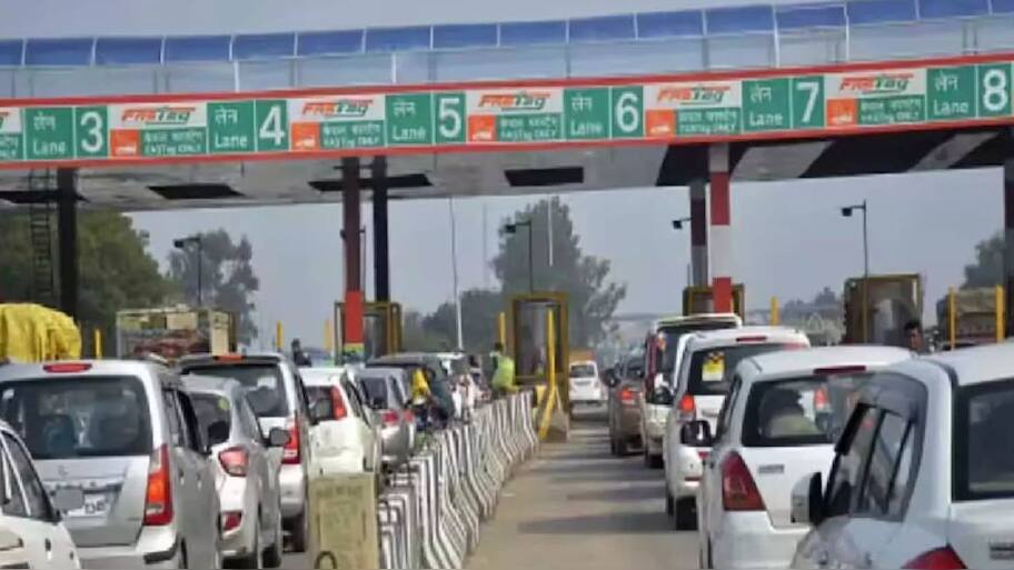 Fastag Annual Pass: இனி ரூ. 3000 செலுத்தினால் போதும்.. நாடு முழுக்க பயணம் செய்யலாம்.. வெளியாக முக்கிய அறிவிப்பு!