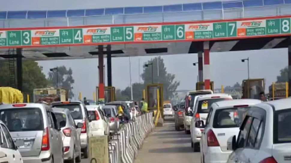Fastag Annual Pass: இனி ரூ. 3000 செலுத்தினால் போதும்.. நாடு முழுக்க பயணம் செய்யலாம்.. வெளியாக முக்கிய அறிவிப்பு! Fastag Annual Pass: இனி ரூ. 3000 செலுத்தினால் போதும்.. நாடு முழுக்க பயணம் செய்யலாம்.. வெளியாக முக்கிய அறிவிப்பு!