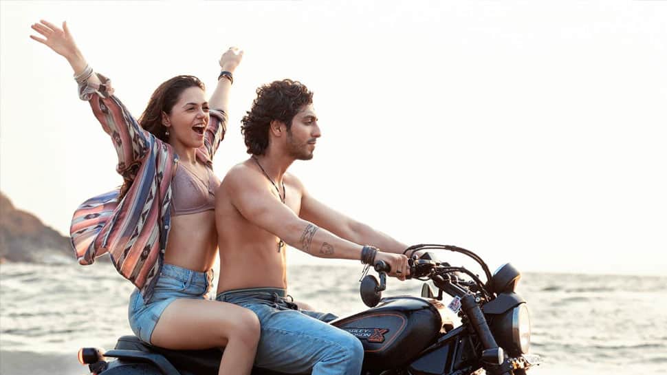 சையாரா படத்தின் 'தும் ஹோ தோ' காதல் பாடல் வெளியீடு