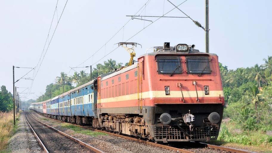 Indian Railways: தினம் 22,593 ரயில்கள்... 2.40 கோடி பயணிகள்... ரயில்வே குறித்த சில ஆச்சர்ய தகவல்கள்
