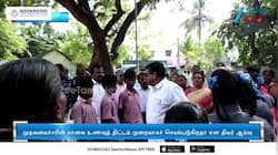 மாணவர்களுடன் அமர்ந்து சாப்பிட்ட அமைச்சர்