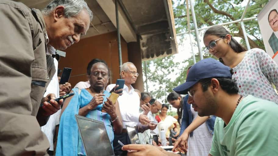 ஆயுஷ்மான் பாரத் திட்டம் 2025: ஆன்லைனில் விண்ணப்பிப்பது எப்படி? தகுதி உள்ளிட்ட முழு விவரம்