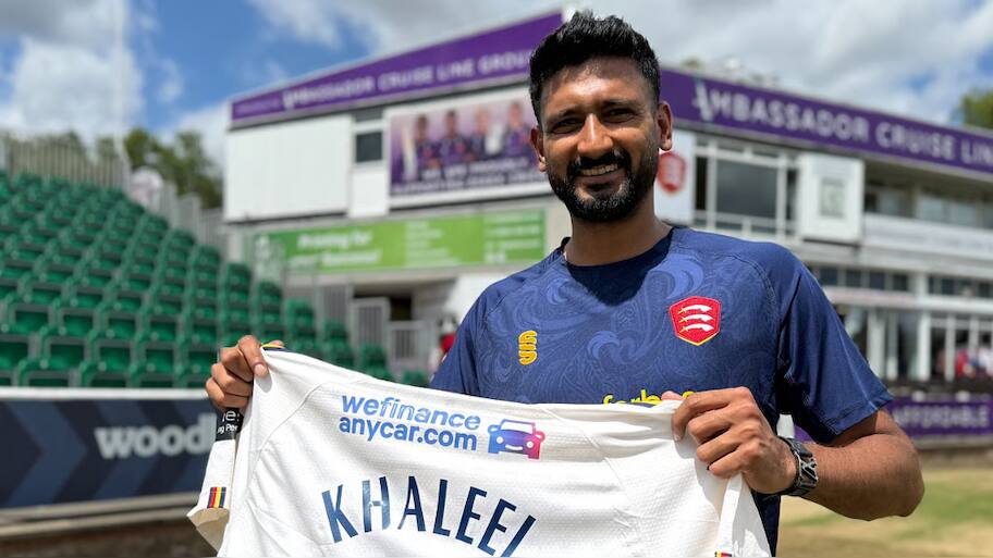 இந்திய அணியில் வாய்ப்பு இல்லை! இங்கிலாந்து அணிக்காக விளையாடும் கலீல் அகமது!