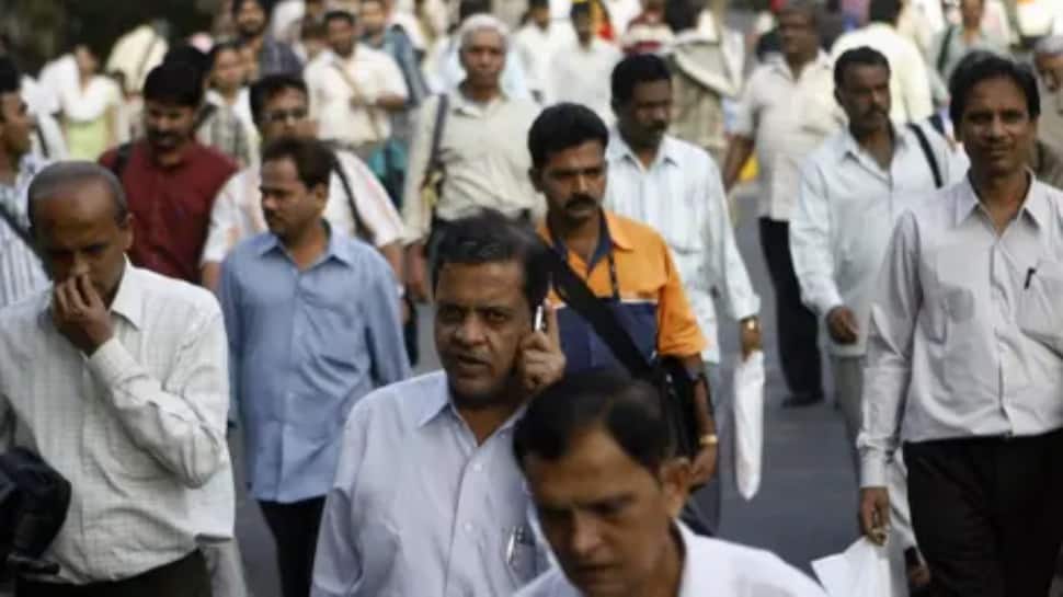 மிடில் கிளாஸ் மக்களுக்கு ஹேப்பி நியூஸ்... ஜிஎஸ்டி வரியில் மாற்றம் செய்யும் மத்திய அரசு - என்ன தெரியுமா?