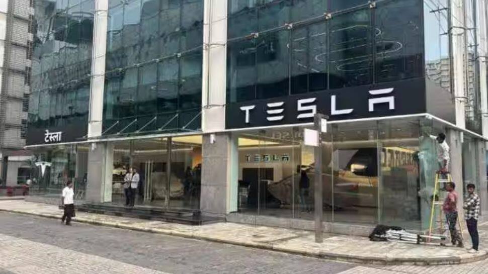 Tesla India Launch: இந்தியாவில் வந்தாச்சு டெஸ்லா கார்... விலை, பிற விவரங்கள் இதோ