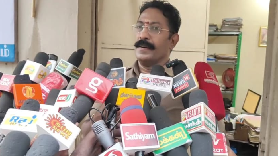 'நேர்மையாக இருந்தால் தண்டனை' உயர் அதிகாரிகள் மீது பகீர் குற்றச்சாட்டு... டிஎஸ்பி கொடுத்த பேட்டி 'நேர்மையாக இருந்தால் தண்டனை' உயர் அதிகாரிகள் மீது பகீர் குற்றச்சாட்டு... டிஎஸ்பி கொடுத்த பேட்டி