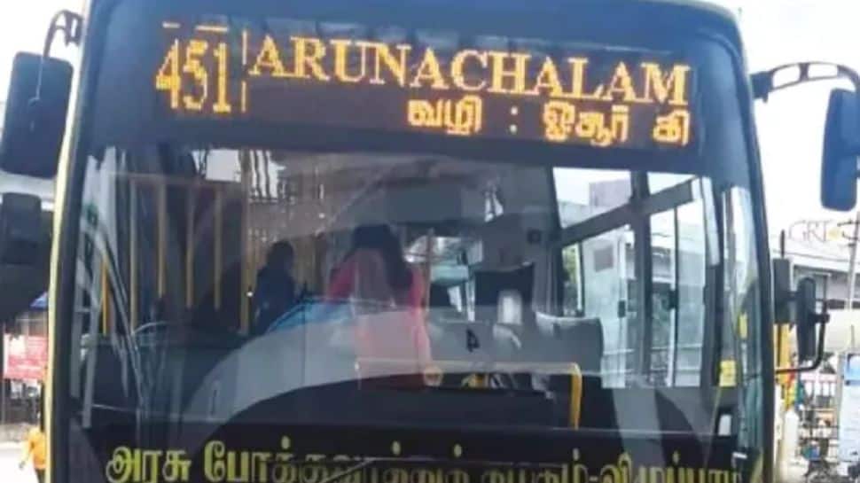 அரசு பேருந்தில் ரஜினி பட பெயர் பலகை.. நடத்துநர் சஸ்பெண்ட்!