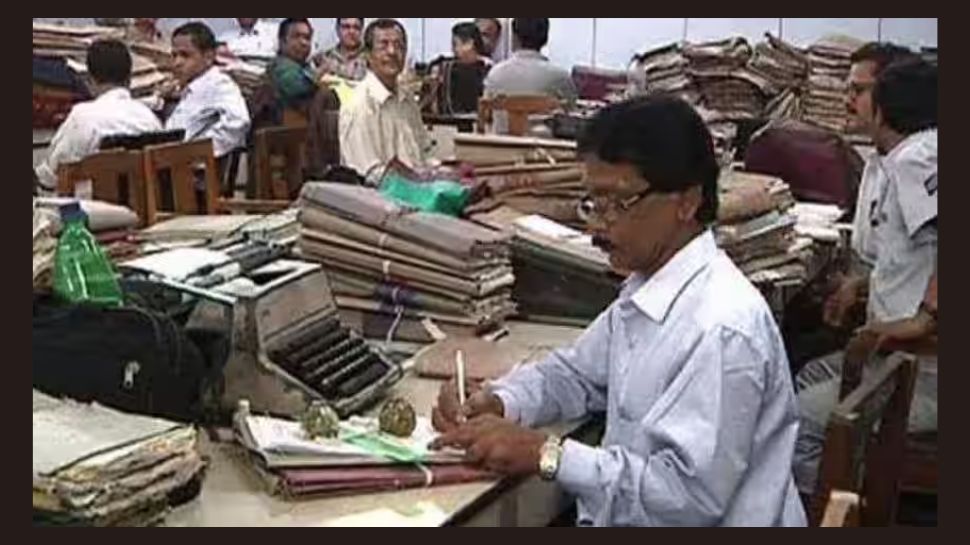 மாநில அரசு ஊழியர்களுக்கு ஜாக்பாட்: இரட்டிப்பாகும் ஊதியம், தேர்தலுக்கு முன் அதிரடி அறிவிப்பு மாநில அரசு ஊழியர்களுக்கு ஜாக்பாட்: இரட்டிப்பாகும் ஊதியம், தேர்தலுக்கு முன் அதிரடி அறிவிப்பு