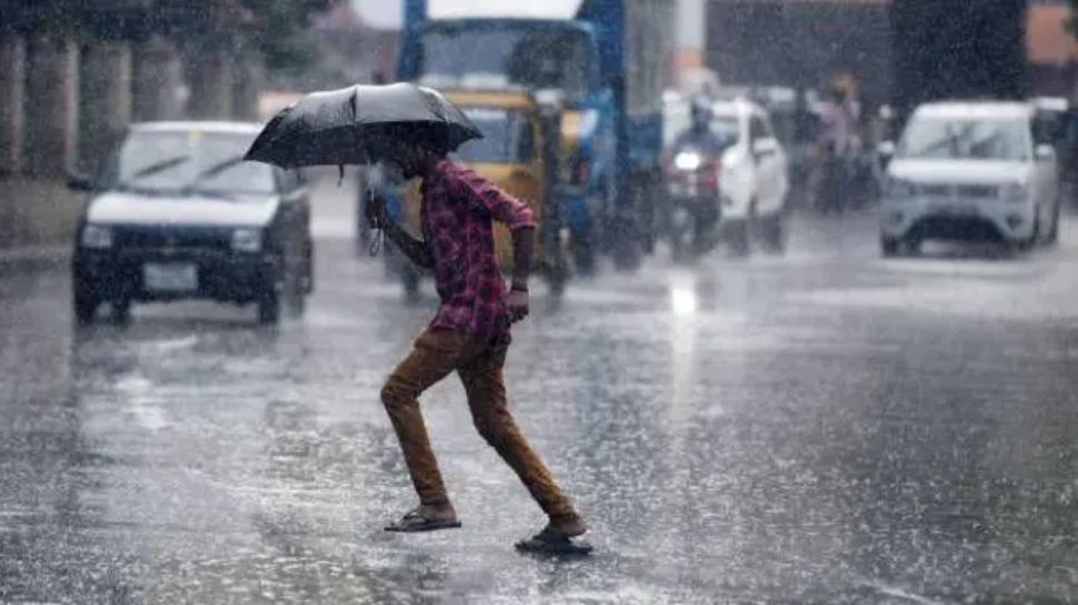 வட + தென் தமிழகத்தில் நாளை கனமழை பெய்யும்.. வானிலை ஆய்வு மையம் வார்னிங்! வட + தென் தமிழகத்தில் நாளை கனமழை பெய்யும்.. வானிலை ஆய்வு மையம் வார்னிங்!