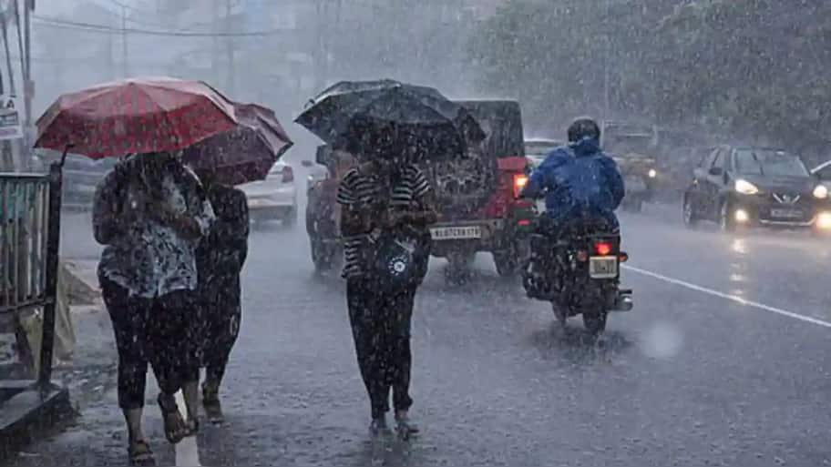 நாளை இந்த 5 மாவட்டங்களில் கனமழை இருக்கு.. வானிலை மையம் எச்சரிக்கை!