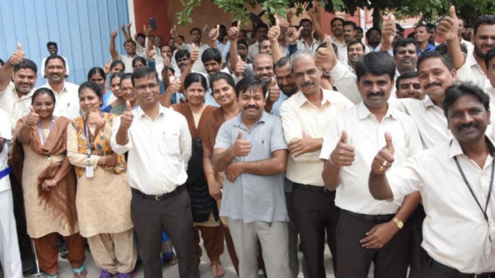 அரசு ஊழியர்களின் பணிக்கொடை கணக்கீடு: மாநிலங்களவையில் அரசு கொடுத்த குட் நியூஸ் அரசு ஊழியர்களின் பணிக்கொடை கணக்கீடு: மாநிலங்களவையில் அரசு கொடுத்த குட் நியூஸ்