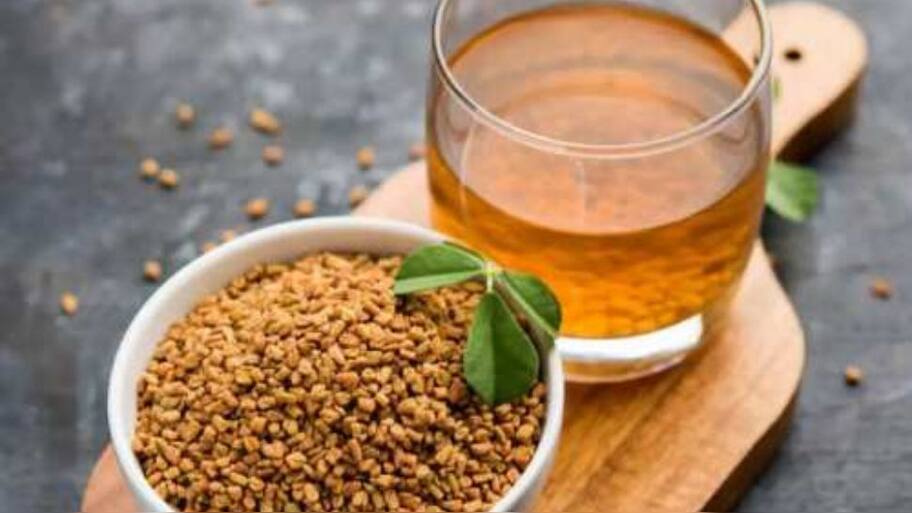 உடல் எடையை வேகமாய் குறைக்கும் வெந்தய நீர்: இப்படி குடித்தால் கைமேல் பலன்