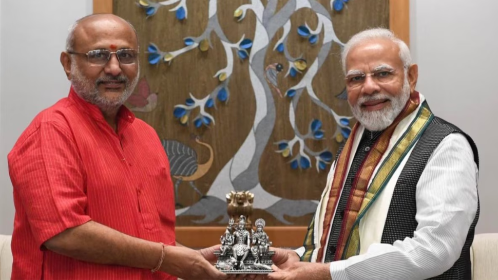 துணை ஜனாதிபதி ஆகும் தமிழர்... வேட்பாளராக சி.பி. ராதாகிருஷ்ணன் அறிவிப்பு! துணை ஜனாதிபதி ஆகும் தமிழர்... வேட்பாளராக சி.பி. ராதாகிருஷ்ணன் அறிவிப்பு!