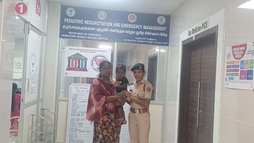 தொண்டையில் சிக்கிய மிட்டாய்! உயிரைக் காப்பாற்றிய ரயில்வே போலீசார்! குவியும் பாராட்டு.. தொண்டையில் சிக்கிய மிட்டாய்! உயிரைக் காப்பாற்றிய ரயில்வே போலீசார்! குவியும் பாராட்டு..