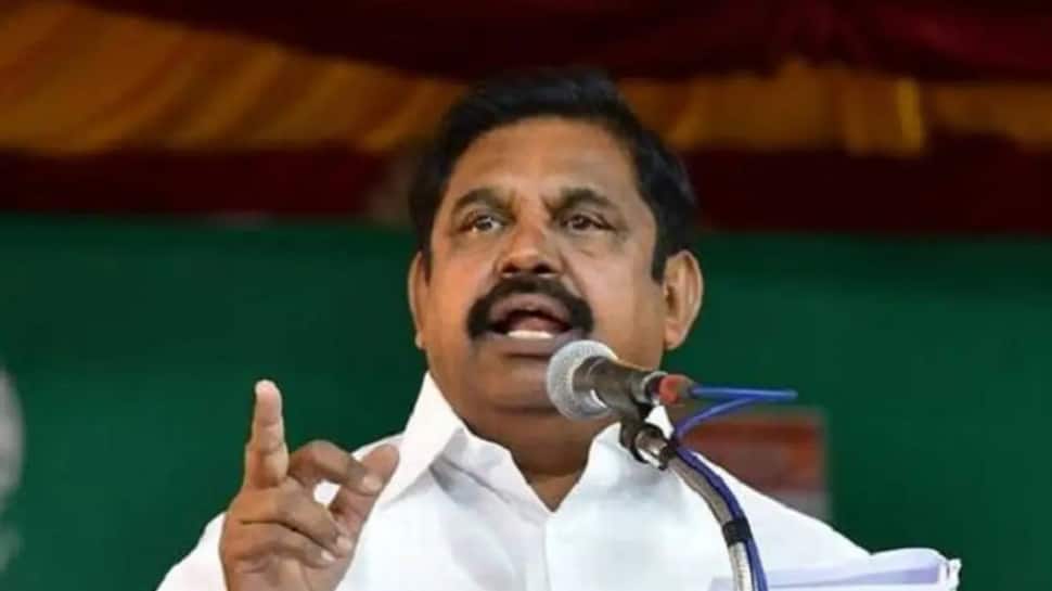 அதிமுக கூட்டத்திற்குள் ஆம்புலன்ஸ்... டென்ஷன் ஆன இபிஎஸ் - இதுக்கு ஏன் திமுகவை திட்டினார்?