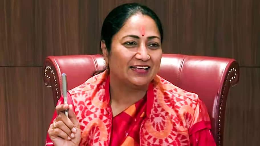 டெல்லி முதல்வர் ரேகா குப்தா மீது தாக்குதல்: நடந்தது என்ன?