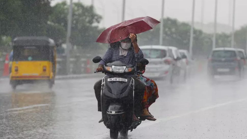 நீலகிரி, கோவையில் அடிச்சி ஊத்தப்போகும் கனமழை.. மற்ற மாவட்டங்களில் எப்படி? நீலகிரி, கோவையில் அடிச்சி ஊத்தப்போகும் கனமழை.. மற்ற மாவட்டங்களில் எப்படி?