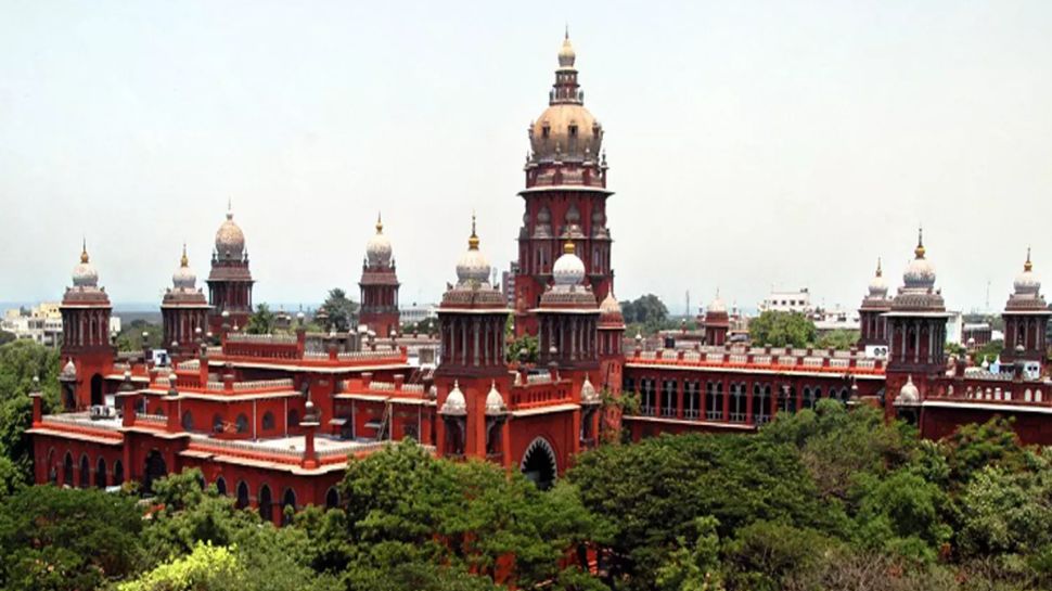 விசாரணைக்காக காவல் நிலையத்துக்கு அழைப்பது மனித உரிமை மீறல் ஆகாது - உயர் நீதிமன்றம்! விசாரணைக்காக காவல் நிலையத்துக்கு அழைப்பது மனித உரிமை மீறல் ஆகாது - உயர் நீதிமன்றம்!
