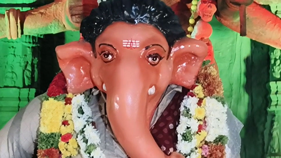 புஷ்பா 2 திரைப்பட காட்சிகளின் அடிப்படையில் விநாயகர் சிலை அமைப்பு புஷ்பா 2 திரைப்பட காட்சிகளின் அடிப்படையில் விநாயகர் சிலை அமைப்பு