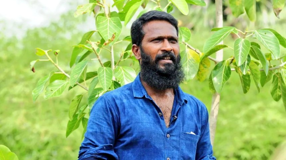 வெற்றிமாறன் தயாரிப்பு நிறுவனத்தை மூட என்ன காரணம்? - ஷாக்கில் கோலிவுட் வெற்றிமாறன் தயாரிப்பு நிறுவனத்தை மூட என்ன காரணம்? - ஷாக்கில் கோலிவுட்