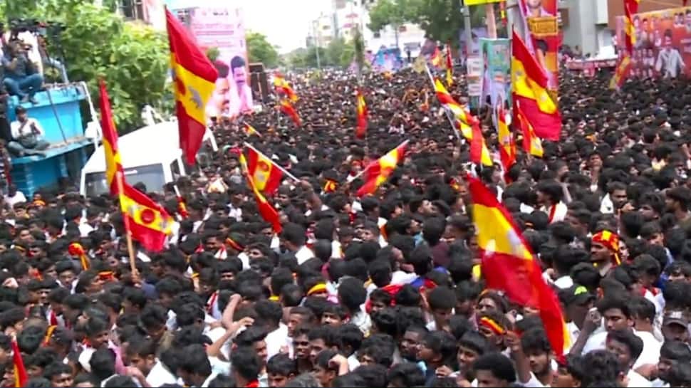 விஜய் 