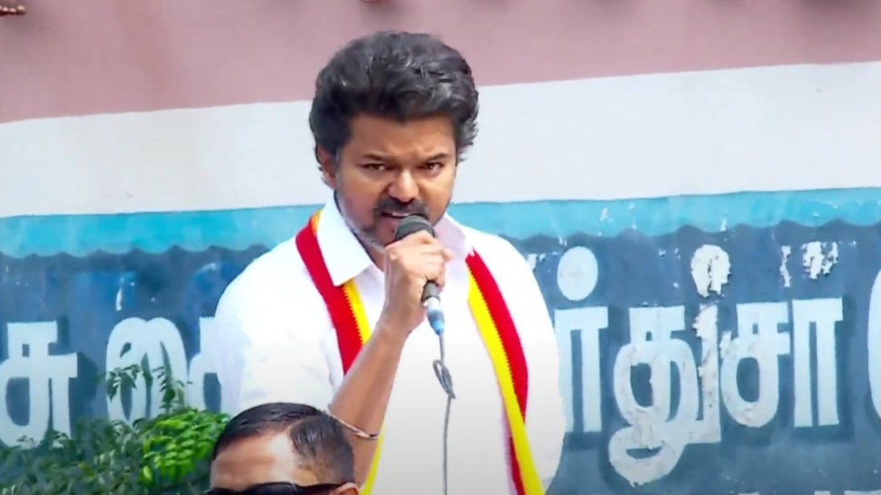 திக்குமுக்காடிய திருச்சி; 7 மணிநேர காத்திருப்பு - பிரச்சாரத்தில் விஜய் பேசியது என்ன? திக்குமுக்காடிய திருச்சி; 7 மணிநேர காத்திருப்பு - பிரச்சாரத்தில் விஜய் பேசியது என்ன?