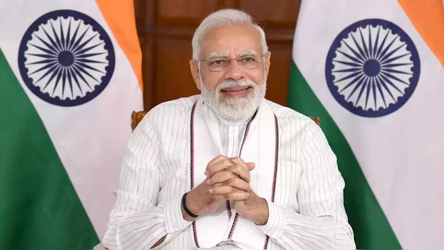 பிரதமர் மோடியின் சம்பளம் எவ்வளவு? அவருக்கு கிடைக்கும் பிற சிறப்பு வசதிகள் என்ன? சுவாரசிய தகவல்கள்.... 
