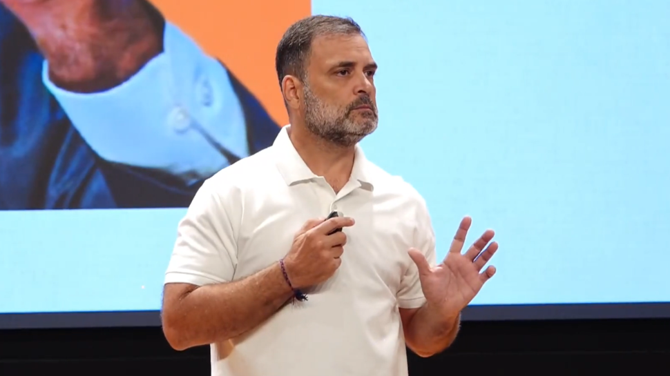 வாக்கு திருட்டு: ராகுல் காந்தி போட்ட ஹைட்ரஜன் குண்டு என்ன? தேர்தல் ஆணையத்திற்கு புதிய செக்! வாக்கு திருட்டு: ராகுல் காந்தி போட்ட ஹைட்ரஜன் குண்டு என்ன? தேர்தல் ஆணையத்திற்கு புதிய செக்!