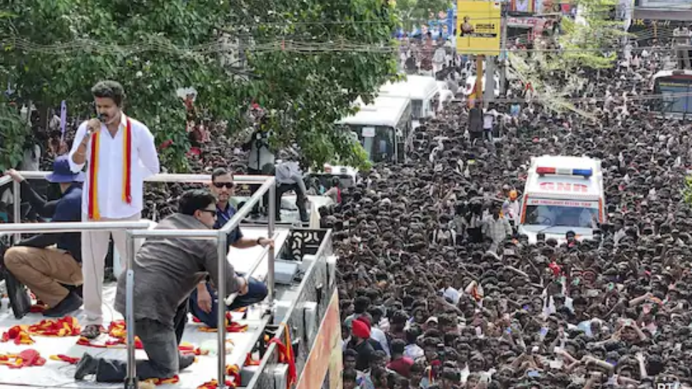 கூட்டத்திற்கு வரும் தவெக தொண்டர்களுக்கு... 12 கட்டளைகளை போட்ட விஜய் - என்னென்ன தெரியுமா? கூட்டத்திற்கு வரும் தவெக தொண்டர்களுக்கு... 12 கட்டளைகளை போட்ட விஜய் - என்னென்ன தெரியுமா?