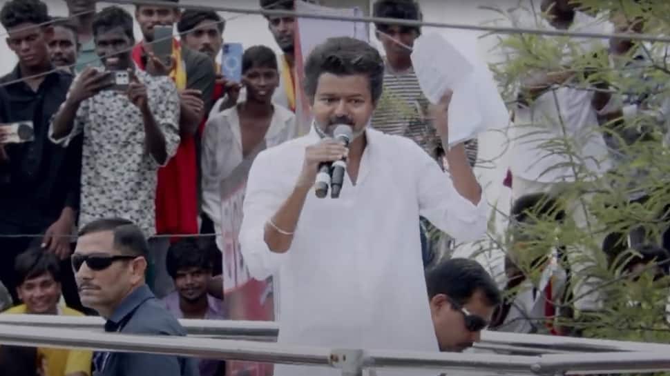 'என்னை மிரட்டிப் பார்க்கிறீர்களா...' ஸ்டாலினை நோக்கி விஜய் நேரடி கேள்வி - நாகையில் அதிரடி பேச்சு
